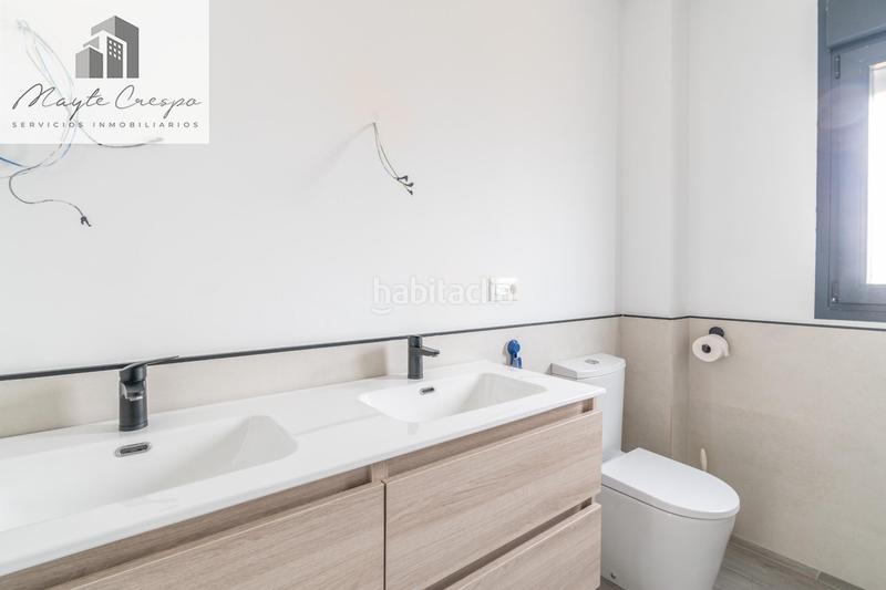 Foto c5b76be0-e4bf-49d7-8a79-7b9dcde04270. Chalet  nueva construcción . 5 dormitorios ,3 baños. en Otura