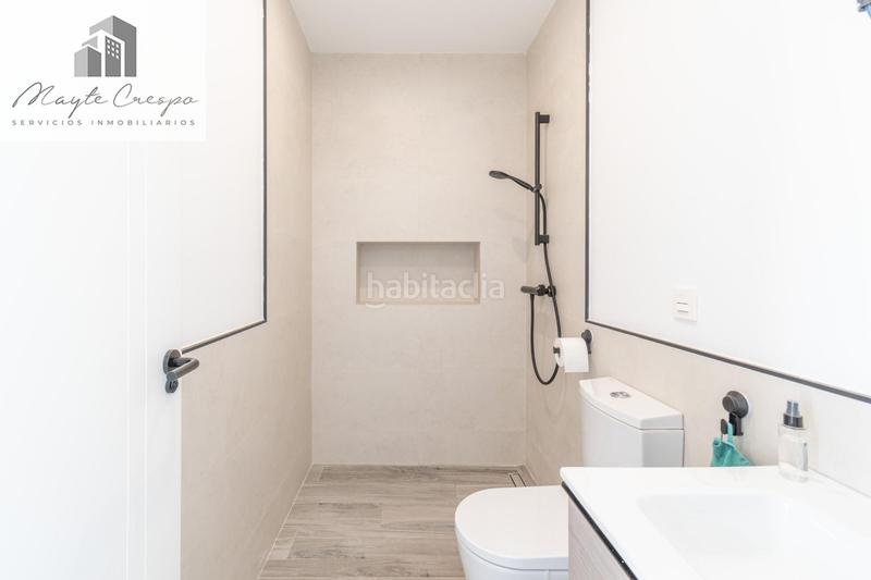 Foto cff84267-4ca6-455b-a5aa-3d7a66295b8b. Chalet  nueva construcción . 5 dormitorios ,3 baños. en Otura