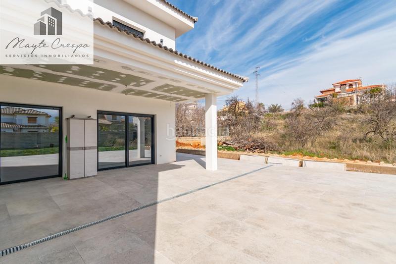 Foto d0084bf5-f4df-4d70-80a6-f61cf0487f6e. Chalet  nueva construcción . 5 dormitorios ,3 baños. en Otura