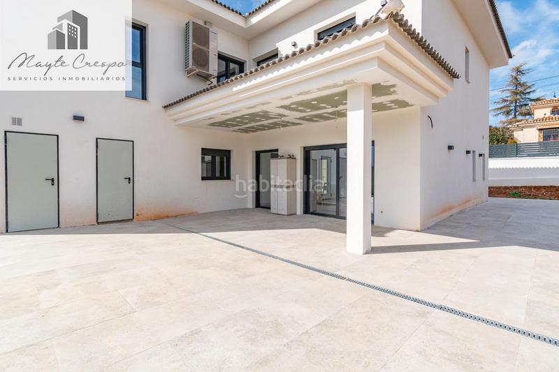 Foto da6a8ccd-61af-44d4-8b09-388044ca75e8. Chalet  nueva construcción . 5 dormitorios ,3 baños. en Otura