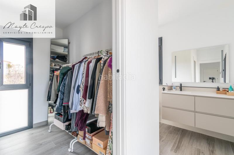Foto eabad270-6d43-4a1d-9ba2-a7fd99628854. Chalet  nueva construcción . 5 dormitorios ,3 baños. en Otura