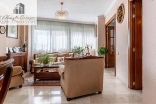 Pis  Calle solarillo de gracia. Precioso piso de 173 m2 con de 5 habitaciones, 2 salones, terraz