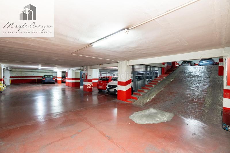 Foto 1b895a35-518b-4cb0-9209-9c03e9a31ae1. Parking coche plaza de garaje en pedro antonio de alarcón en Granada