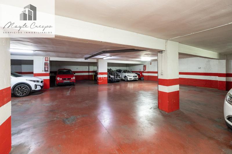 Foto 78180c48-7b78-4d51-9ca2-9b3e3eb826f3. Parking coche plaza de garaje en pedro antonio de alarcón en Granada