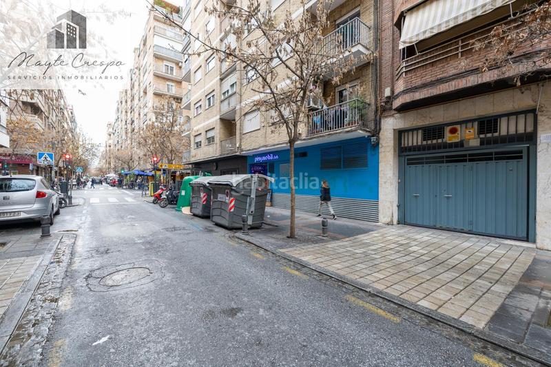 Foto 7ce8f139-8f63-4d2c-b841-1ecfb825f155. Parking coche plaza de garaje en pedro antonio de alarcón en Granada