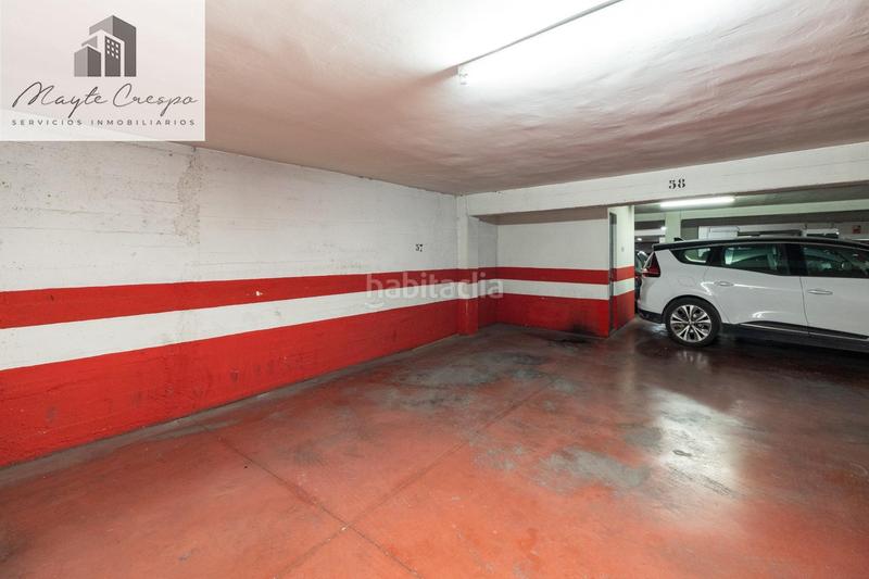 Foto fbe9f882-715e-4d94-9d55-d9452ed72bcf. Parking coche plaza de garaje en pedro antonio de alarcón en Granada