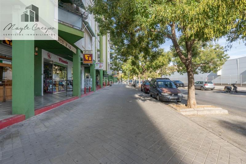 Foto 5a6f4616-2444-4c48-a5a9-eb02e5f9d6b6. Local comercial a calle profesor francisco dalmau 11 a Granada