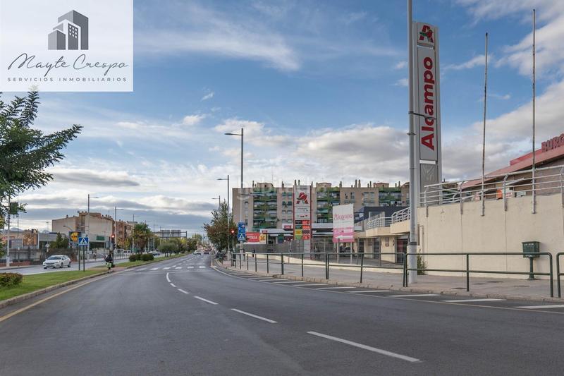 Foto 7fb4b33d-b50d-454a-9156-7d9a4fa3a967. Local comercial a calle profesor francisco dalmau 11 a Granada