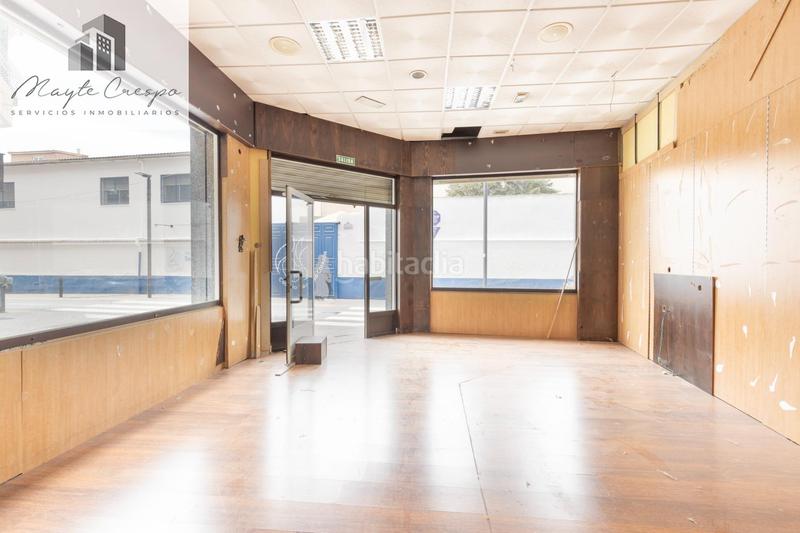 Foto 179175f9-5859-40d9-8d5b-39edd710bb9b. Local comercial en calle calle de miguel hernández 1 local en el centro en Maracena