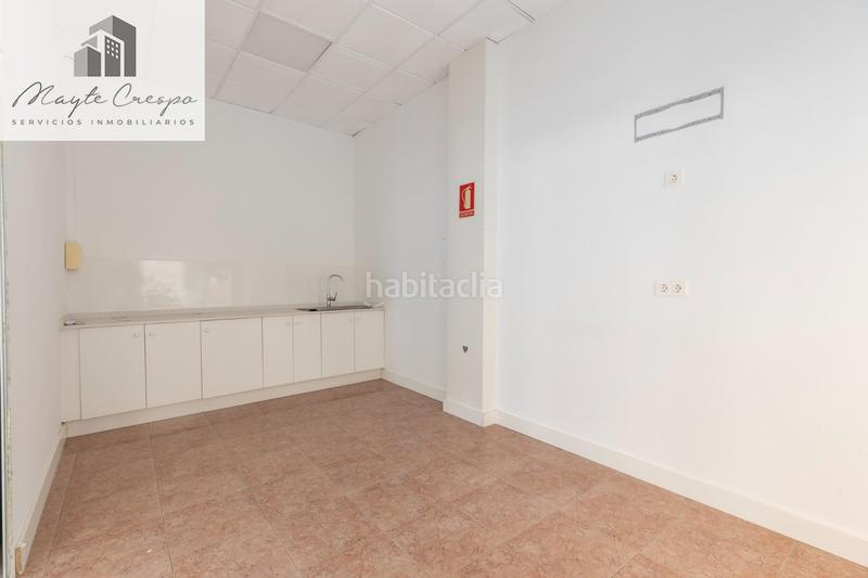 Foto 3ca40549-fe14-4160-b0ff-8b7d19621cc7. Local comercial en calle calle de miguel hernández 1 local en el centro en Maracena