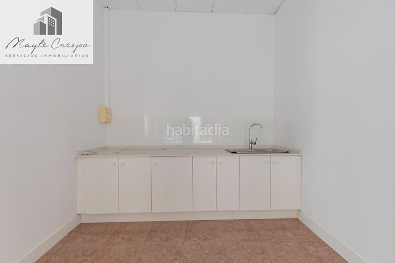 Foto d8d72097-1fe6-4d9d-b451-8d03a5df42bf. Local comercial en calle calle de miguel hernández 1 local en el centro en Maracena