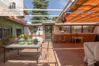 Maison jumelée à Calle miguel rios 30. Preciosa casa adosada de 3 dormitorios, con garaje doble de 53 m