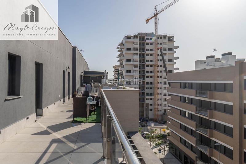 Foto 0b8f8537-331f-4fb3-aea5-484b6fb493e9. Ático en calle deifontes 2 exclusivo ático con 97 m2 de terraza y vistas a sierra nevada en barrio periodistas en Granada