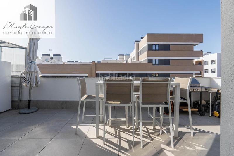Foto 2411f820-a8d8-43cf-8fa0-a1abd610dbe2. Ático en calle deifontes 2 exclusivo ático con 97 m2 de terraza y vistas a sierra nevada en barrio periodistas en Granada