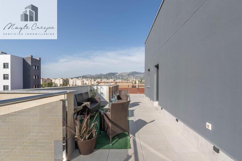 Foto a4a45106-8770-48cb-a781-62c83ee2cc3e. Ático en calle deifontes 2 exclusivo ático con 97 m2 de terraza y vistas a sierra nevada en barrio periodistas en Granada