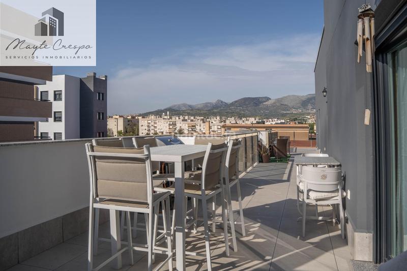 Foto bbd5771e-4e08-4e48-9ba2-ac03f947838b. Ático en calle deifontes 2 exclusivo ático con 97 m2 de terraza y vistas a sierra nevada en barrio periodistas en Granada