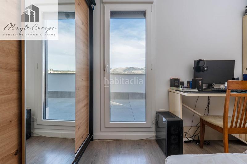Foto c2701285-664d-435b-a986-676efd3bd432. Ático en calle deifontes 2 exclusivo ático con 97 m2 de terraza y vistas a sierra nevada en barrio periodistas en Granada