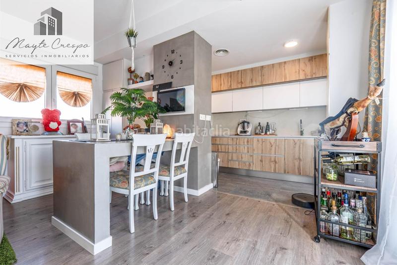 Foto ee6f020b-208d-4650-af2e-d9a40cf8562b. Ático en calle deifontes 2 exclusivo ático con 97 m2 de terraza y vistas a sierra nevada en barrio periodistas en Granada
