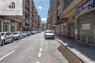 Local Comercial en Calle ARABIAL