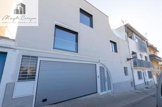 House in Bola de Oro. Casa unifamiliar del año 2019 en bola de oro