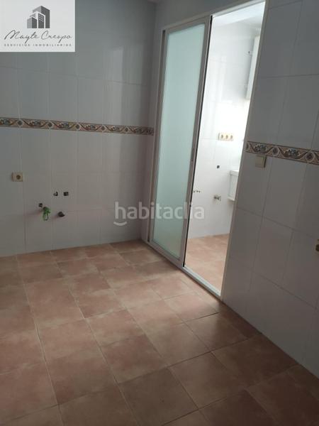 Foto fb5d5ab1-a8c7-4eb3-82a8-38a373eace52. Piso centro cerca del metro. 3 dormitorios y 2 baños en Maracena