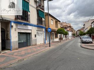 Local commercial  Calle libertad. Local comercial con posible cambio de uso para vivienda.
