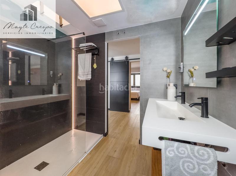 Foto db9149f7-3456-4639-857a-a417fd3e7957. Piso en calle nueva de la virgen 13 piso con 1as. calidades a 100m de el corte inglés en Granada