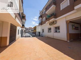 Appartement à Calle san ramon 108. Precioso piso en el centro de churriana junto al metro.