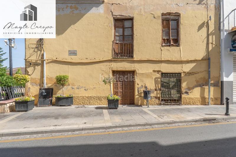 Foto 8f1aaf9d-1408-401e-b2bf-7310e5f1bcba. Casa  de tres plantas con 288 m2 a reformar frente al ayuntamiento en Ogíjares