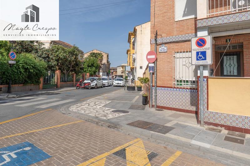 Foto af2e5782-08da-451f-9b6d-609e7d3c7da9. Casa  de tres plantas con 288 m2 a reformar frente al ayuntamiento en Ogíjares