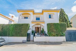 Chalet  Calle calle de los alminares. Chalet en venta en hijar
