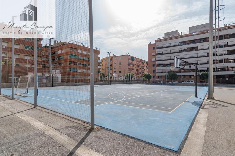 Foto a4d960ca-0f4e-4ef6-b44a-bedf21dd9cfc. Piso  con plaza de garaje junto al carrefour en Granada