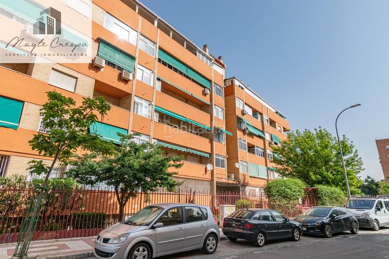 Foto d1d1632a-fe10-4aa7-9449-349ef80b8660. Piso  con plaza de garaje junto al carrefour en Granada