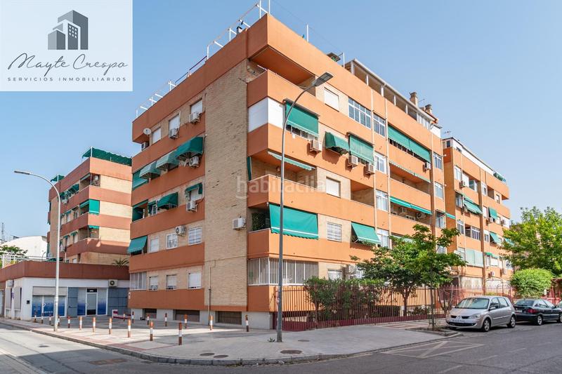 Foto dcaf0245-3560-431e-a076-1dad4c9fdd51. Piso  con plaza de garaje junto al carrefour en Granada