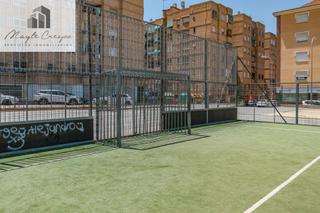 Appartement  Calle verdiales. Bonito piso en el barrio de la cruz