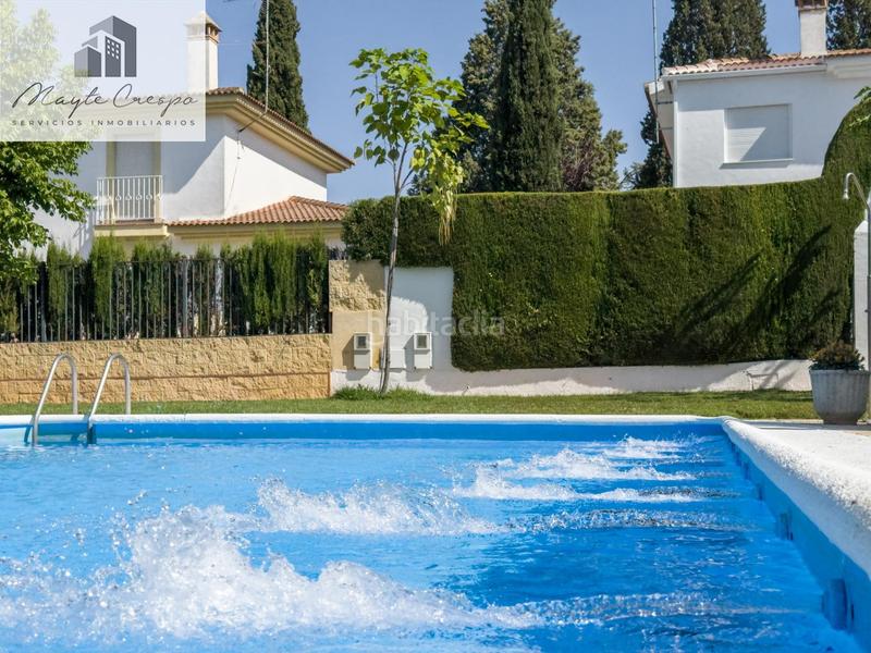 Foto 00ed18f9-6c30-4165-acb0-c439fa57fce1. Chalet en calle pinsapo (cub) 2 chalet independiente en la prestigiosa urbanizacion pantano de cubillas en Albolote