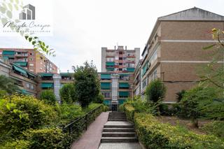 Appartement  Calle victor hugo. Amplio piso en zona cartuja, ideal para inversión o vivir en zon