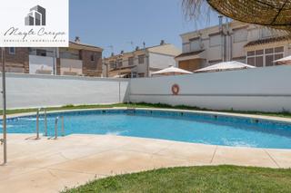 Casa adossada  Calle once de marzo(be). Atractivo adosado en belicena con patio, garaje y piscina comuni