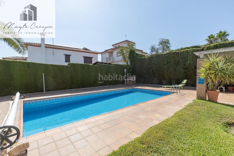 Foto ab5e7eb1-4b22-4e34-81f1-a2f393face85. Chalet en calle calle del lirio precioso chalet independiente en Gójar