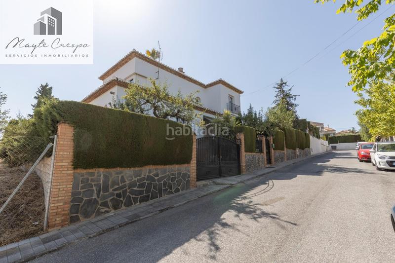 Foto ca92a0a0-f43f-44ef-ab46-e8e2dc0b2f7c. Chalet en calle calle del lirio precioso chalet independiente en Gójar