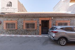 Casa en Avda. De los Ogíjares