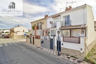 Miete Reihenhaus  Calle de carmen burgos. Bonita adosada al lado del nevada