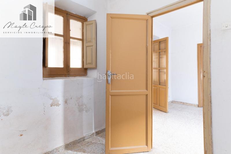 Foto a5d04ec7-0fc9-48f7-b110-46b6b7bc8467. Casa adosada casa centrica para reformar en Albolote