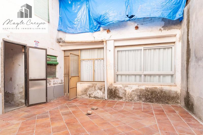 Foto d9f37757-bfa6-4bab-b585-2ab385669fc4. Casa adosada casa centrica para reformar en Albolote