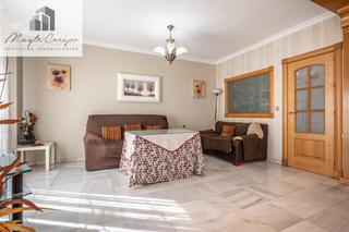 Pis  Ramon y cajal. Piso céntrico en albolote con 3 grandes habitaciones, 2 baños, t