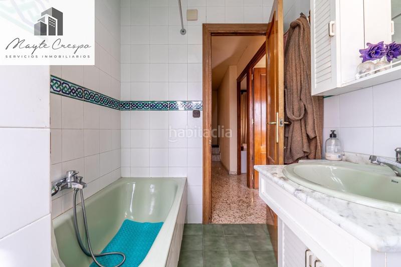Foto ab54d3f7-98a6-47a3-87c7-b0371963a42f. Chalet en camino de la barrera (far) 58 el Fargue 2000 metros de parcela segregable con chalet de 178m en tres plantas mas nave de 90 metros en Granada