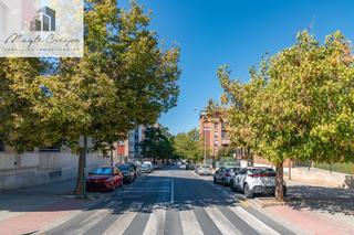 Pis  Calle pdta aquilino morcillo ha 4. Impresionante piso en granada