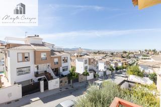 Casa aparellada a Polonia 1. Bonita casa pareada en el serrallo