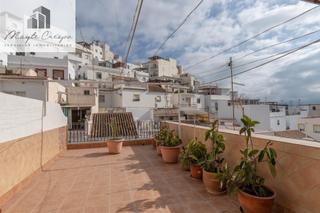 Casa  Nuestra sra del rosario. Casa adosada en salobreña de 3 dormitorios con amplia terraza y
