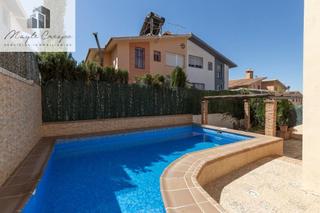Maison jumelée  Calle de manuel cano tamayo. Casa pareada con piscina, en huétor vega